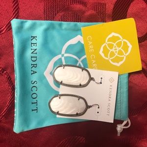 Kendra Scott Jewelry - Authentic Kendra Scott Danielle Earrings Kendra Scott Jewelry - Authentic Kendra Scott Danielle Earrings